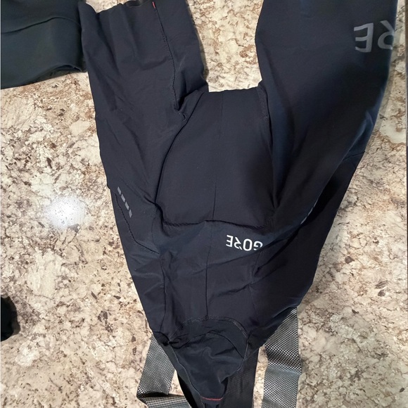 Gorewear Endurance Cycling bib shorts - Picture 3 of 4